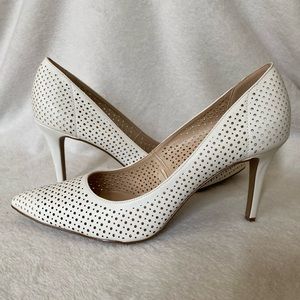 Jessica Simpson White Laser Cut Out
Pattern Pointed Toe Heels
